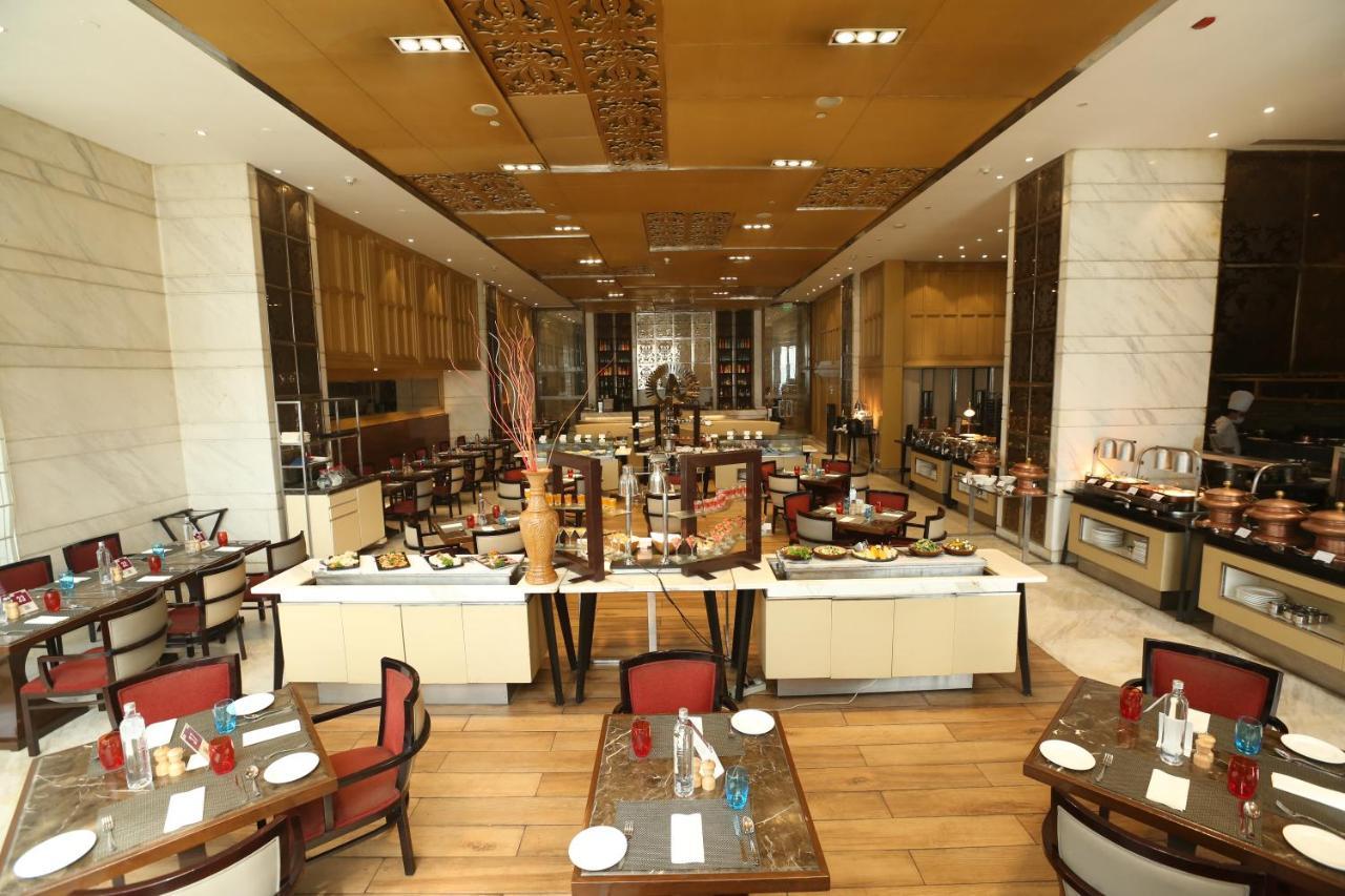 Crowne Plaza Mayur Vihar Noida By Ihg 5* New Delhi