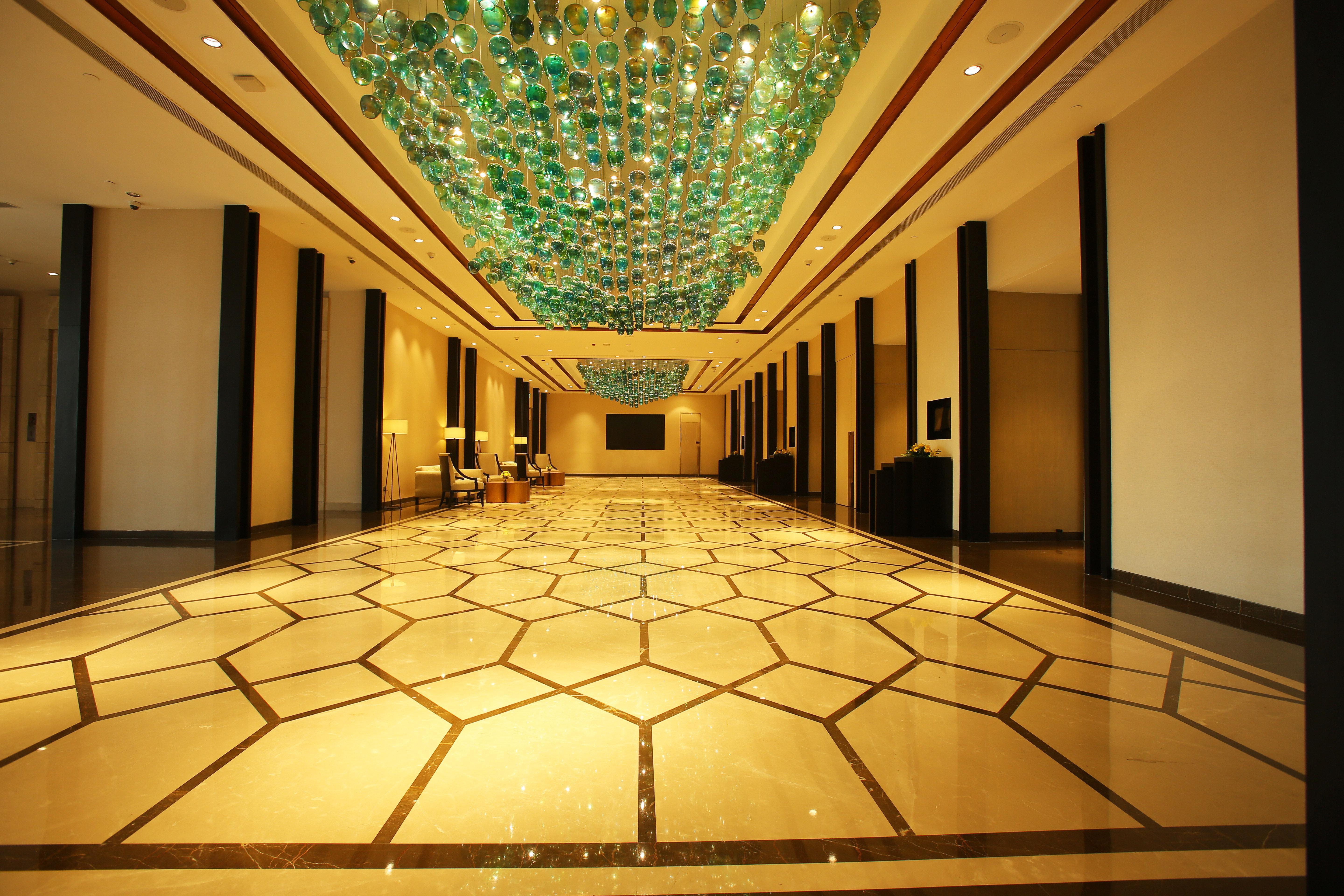 Crowne Plaza Mayur Vihar Noida By Ihg Hotel 5*