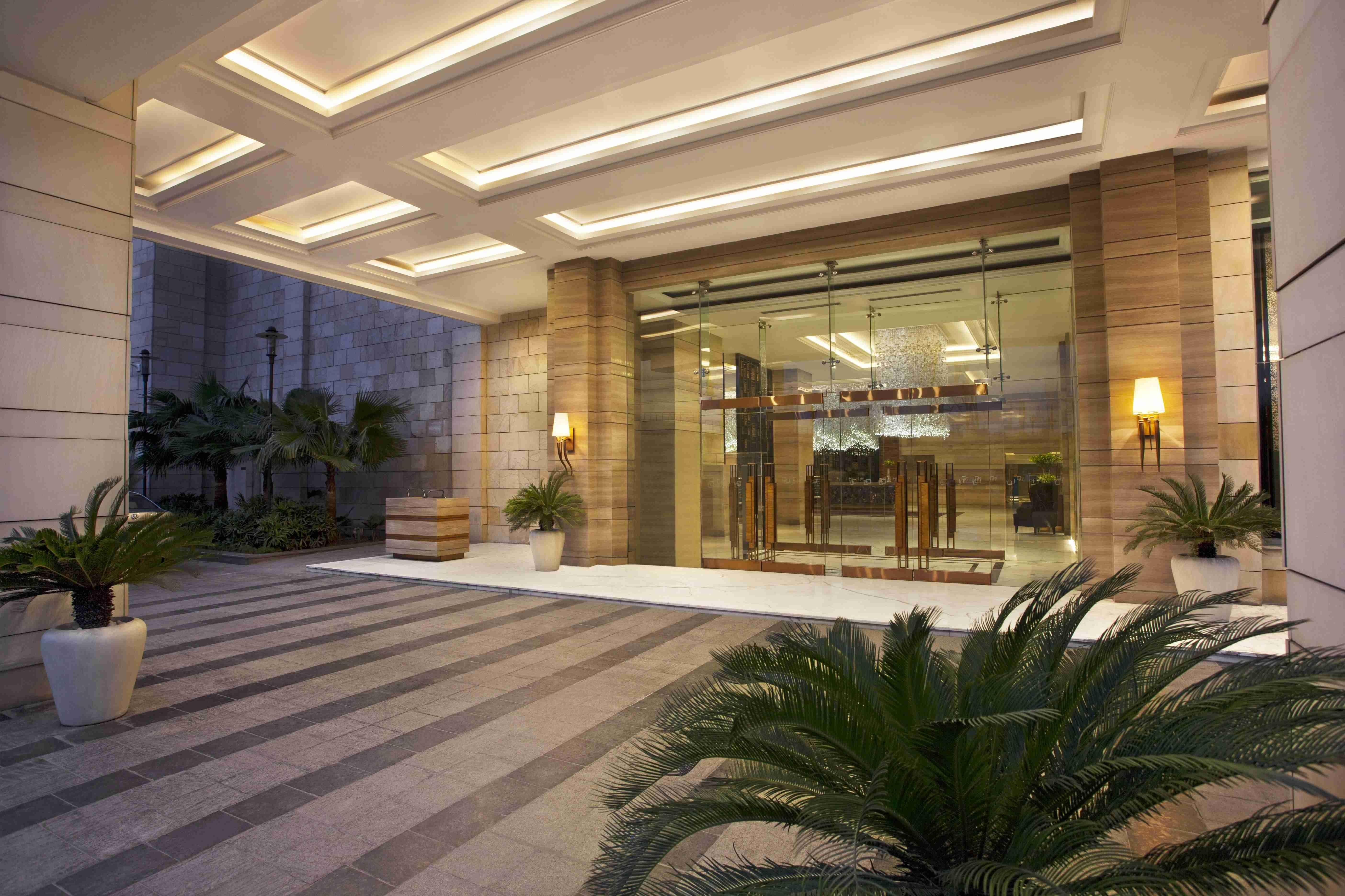 Hotel Crowne Plaza Mayur Vihar Noida By Ihg 5*