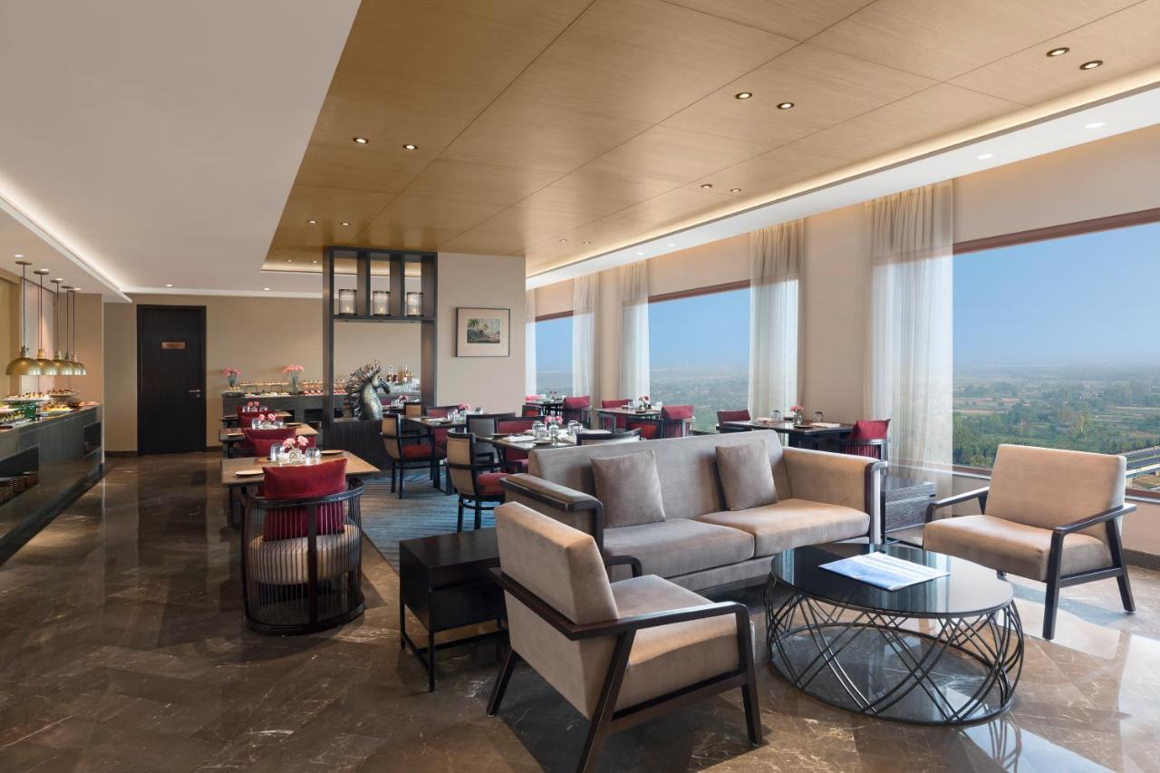 Hotel Crowne Plaza Mayur Vihar Noida By Ihg