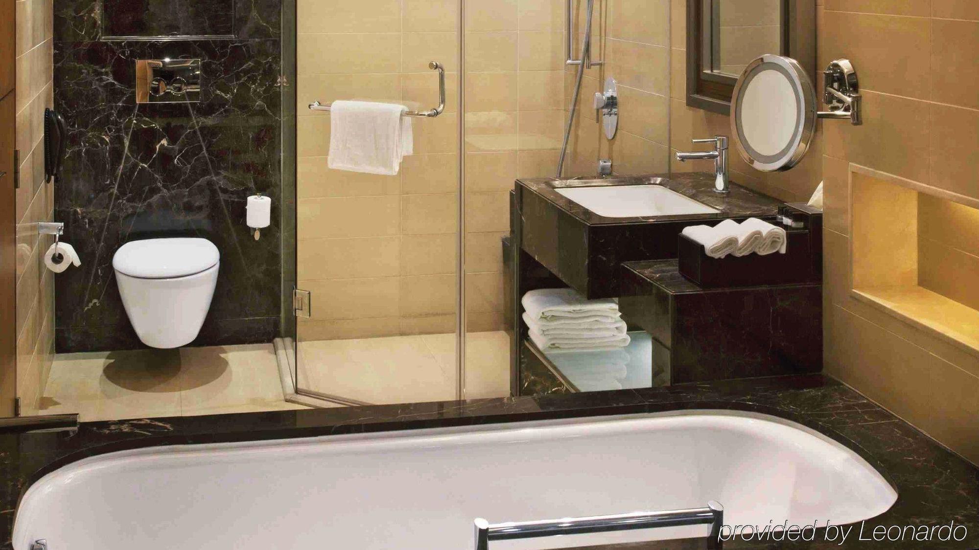 Hotel Crowne Plaza Mayur Vihar Noida By Ihg