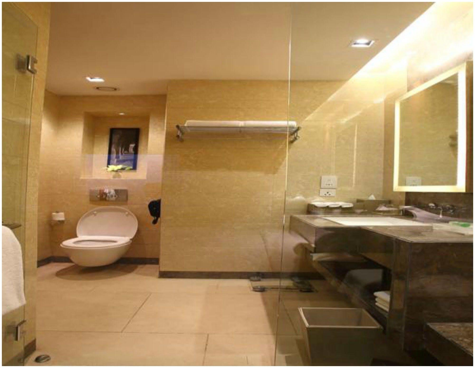 Hotel Crowne Plaza Mayur Vihar Noida By Ihg
